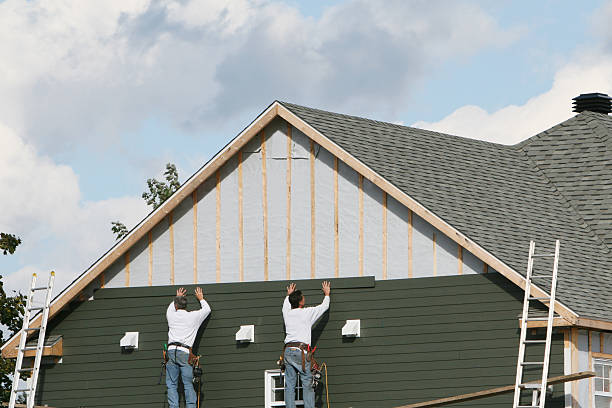 Professional Siding Installation technician working in New Vienna, OH